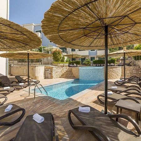 Seaesta Apartment Pool And Beach Slatine Exterior photo