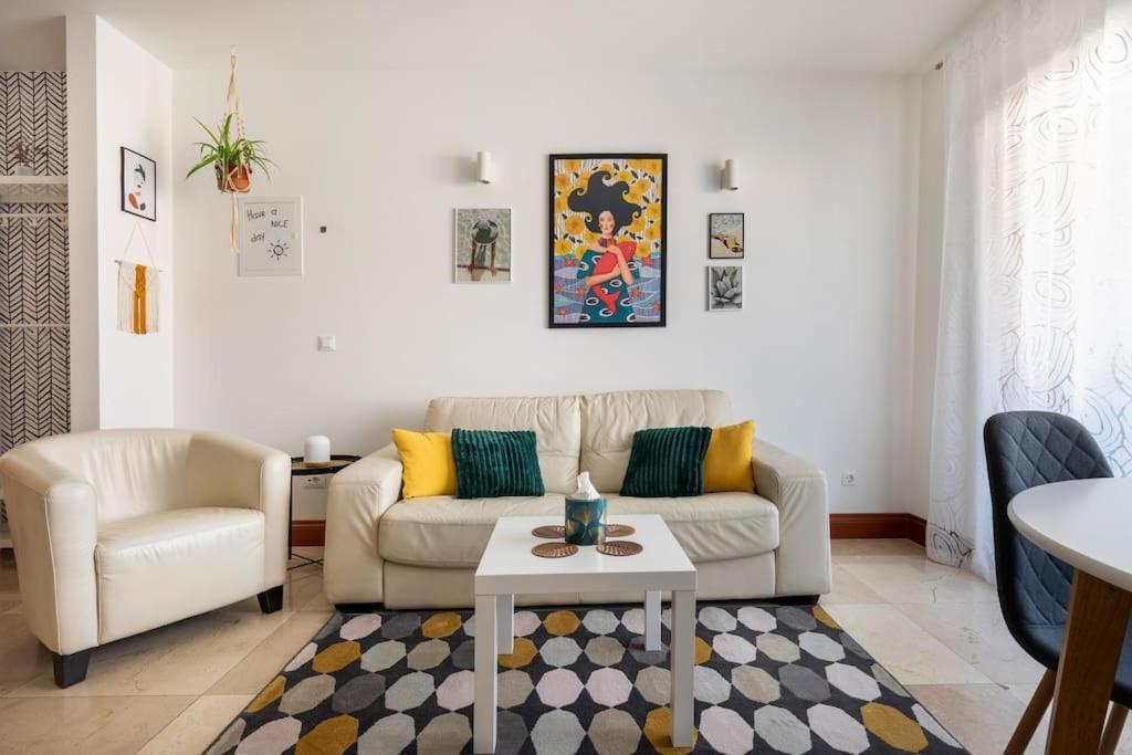 Seaesta Apartment Pool And Beach Slatine Exterior photo