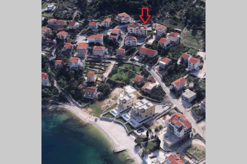 Seaesta Apartment Pool And Beach Slatine Exterior photo